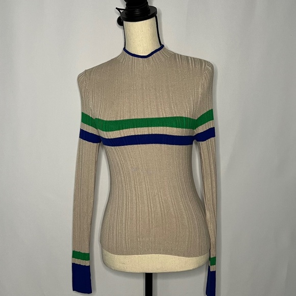 BDG (Urban Outfitters) Cutout Back Fitted Mockneck Sweater Size M - Picture 3 of 8